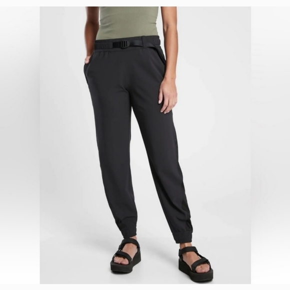 Athleta Black Quest Jogger Pants Size 8 Belt 599480-00 - Picture 2 of 12